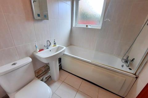104 Kilross Road, Feltham, TW14 8SA