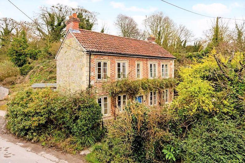 Barford St Martin, Nadder Valley... 3 bed character property £385,000
