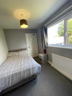 1 bedroom in a house share to rent, Grangefield Avenue, Room One, New Rossington, Doncaster