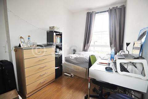 2 bedroom flat to rent, Junction Road, London N19
