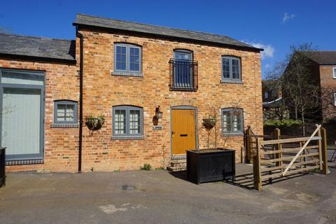 2 bedroom barn conversion to rent, RUSHDEN ROAD, WYMINGTON