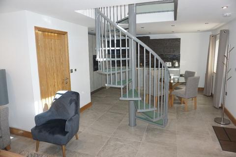 2 bedroom barn conversion to rent, RUSHDEN ROAD, WYMINGTON