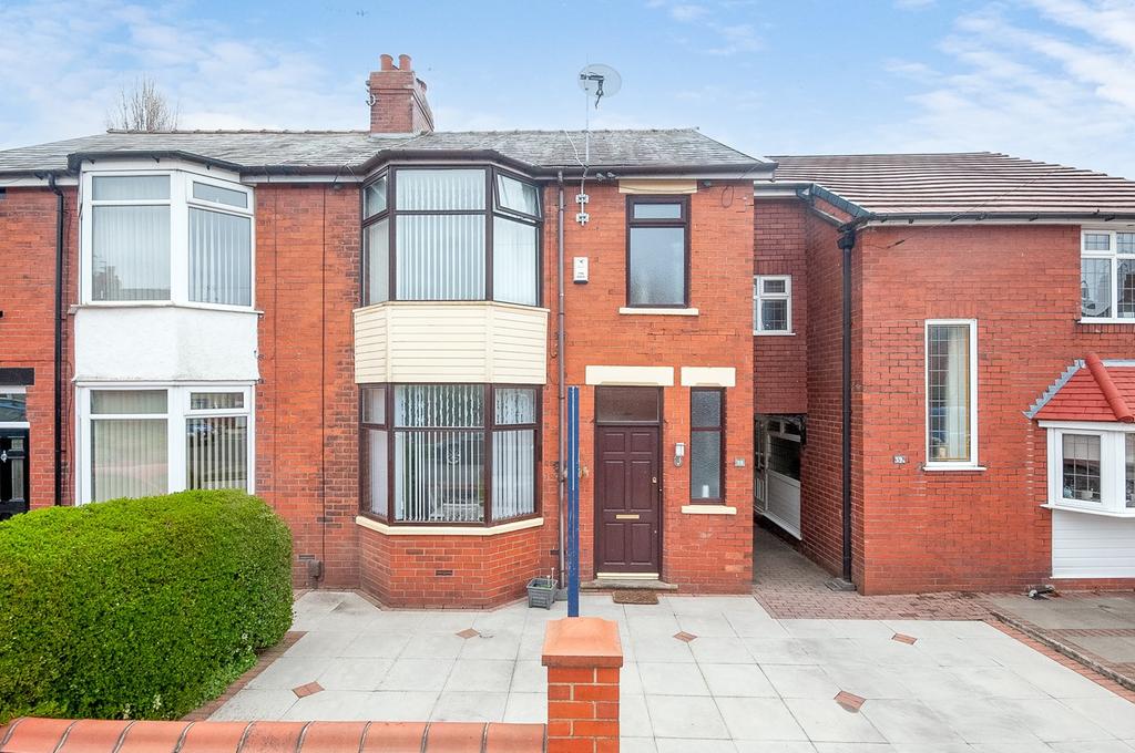 Moorfield Road, Dentons Green, St... 3 bed semidetached house £249,950