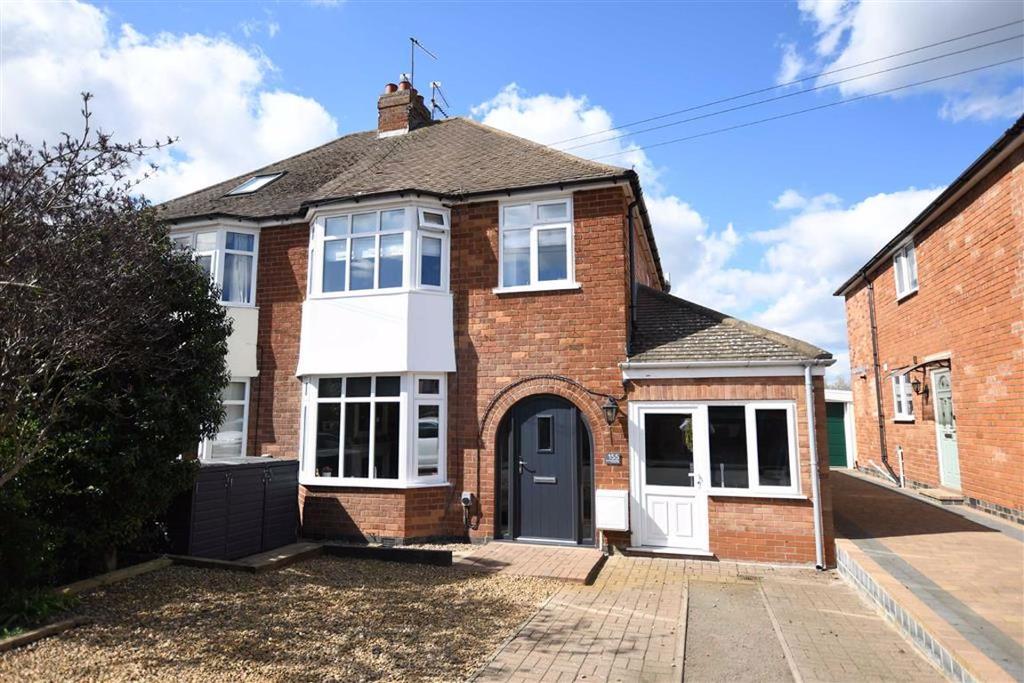 Kinross Road, Leamington Spa 3 bed semidetached house £419,000