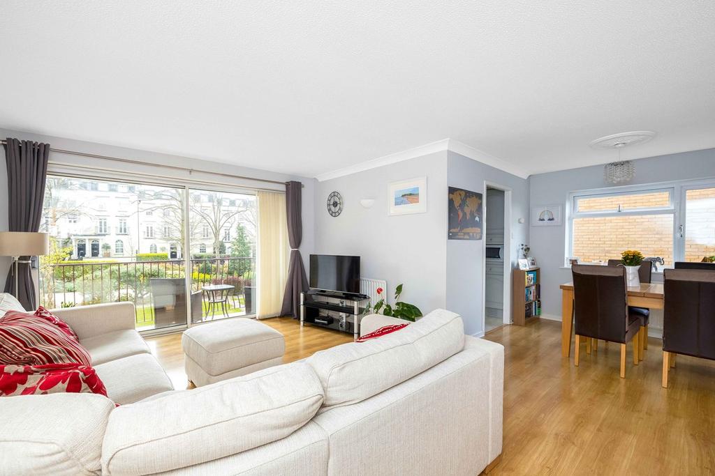 Waylands Mead, Beckenham, BR3 2 bed flat £465,000