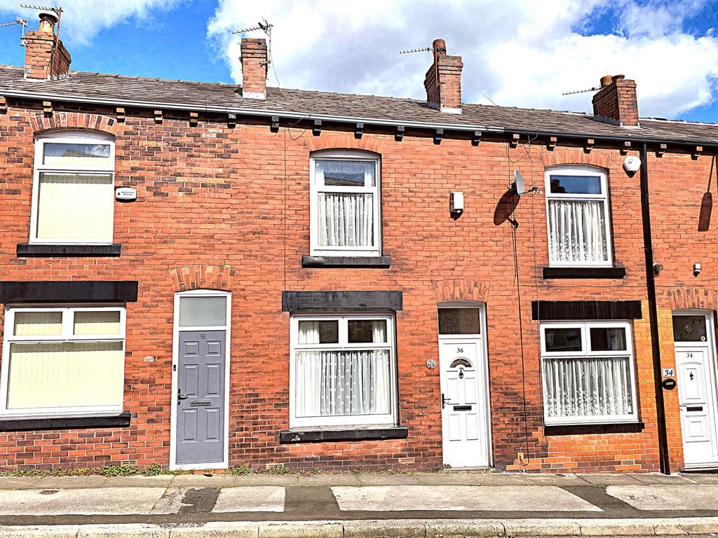Huxley Street, Smithills, BOLTON, BL1 2 bed terraced house £75,000