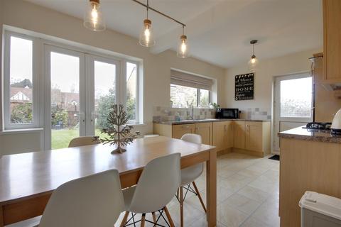 10 Manor Road, Swanland, North Ferriby, HU14 3PB