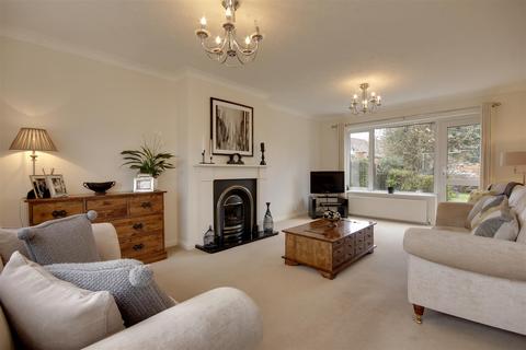 10 Manor Road, Swanland, North Ferriby, HU14 3PB