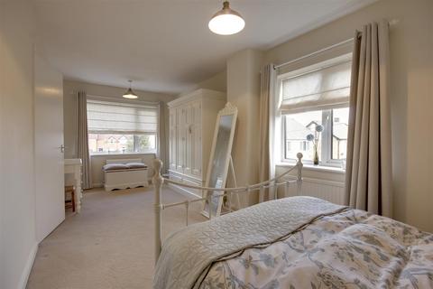 10 Manor Road, Swanland, North Ferriby, HU14 3PB
