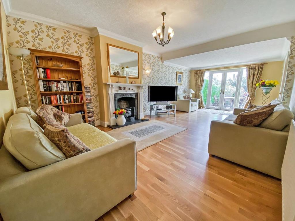 Beechwood Avenue, Coventry 3 bed semidetached house £525,000