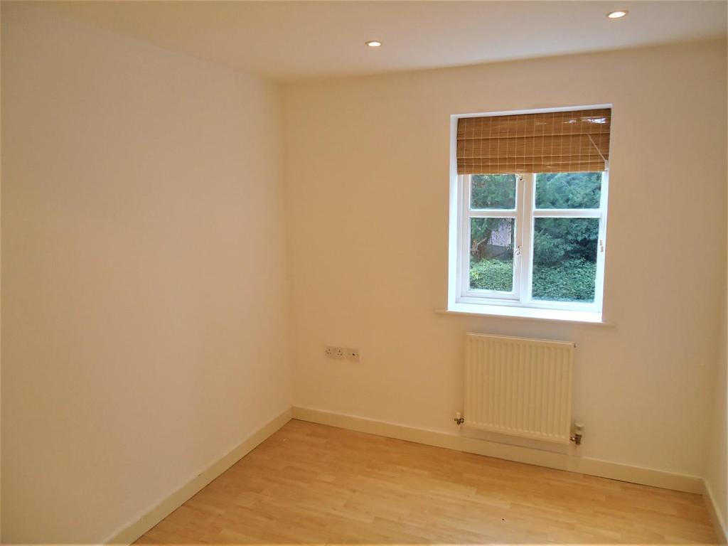 06 - Bedroom 2.JPG