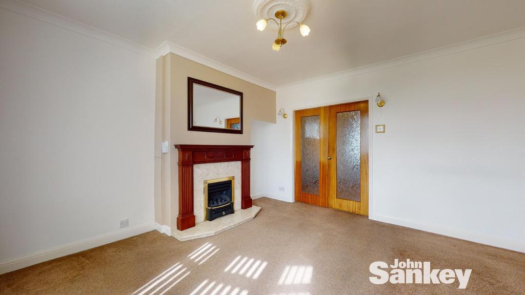Clipstone Road East, Forest Town, Mansfield 3 bed semidetached house
