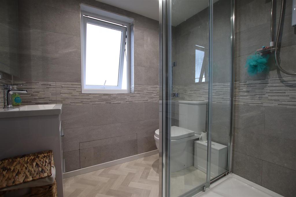 Shower Room.JPG
