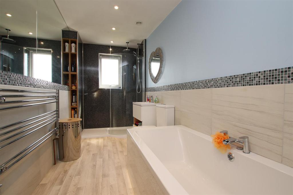 Bathroom.JPG