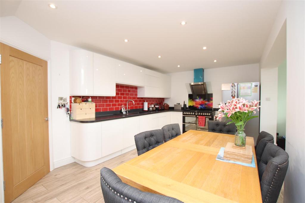 Kitchen Dining Room.JPG