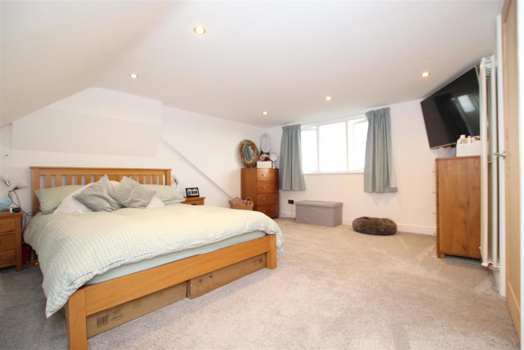 Bedroom 1.JPG