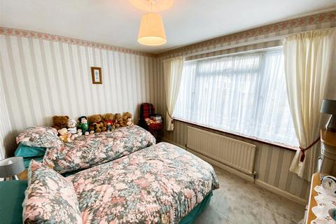 27 Blean View Road, Greenhill, Herne Bay, CT6 7RA