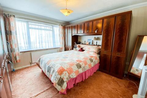 27 Blean View Road, Greenhill, Herne Bay, CT6 7RA