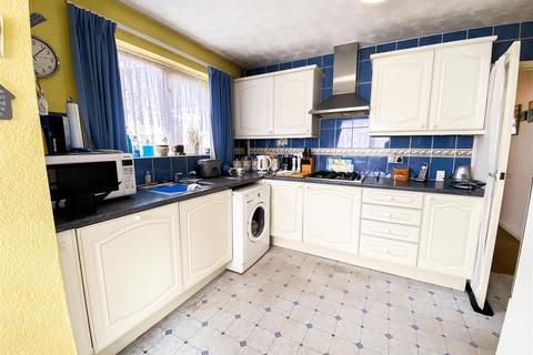 27 Blean View Road, Greenhill, Herne Bay, CT6 7RA