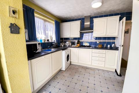 27 Blean View Road, Greenhill, Herne Bay, CT6 7RA