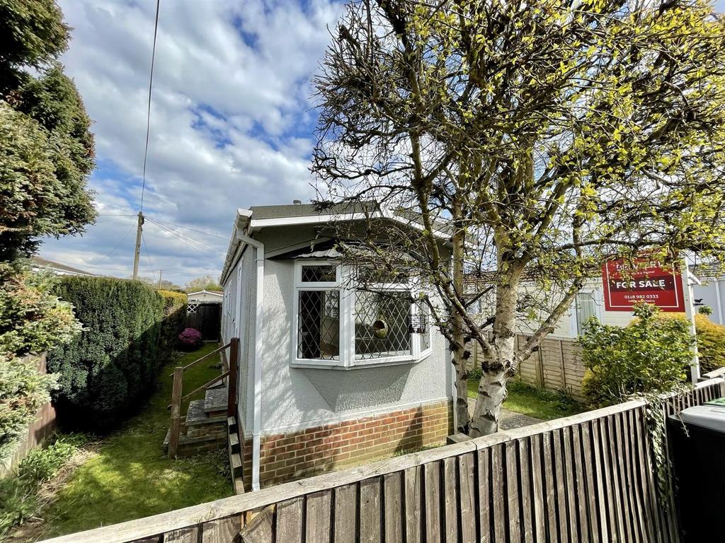 Elm Grove, Thatcham 2 bed mobile home £55,000