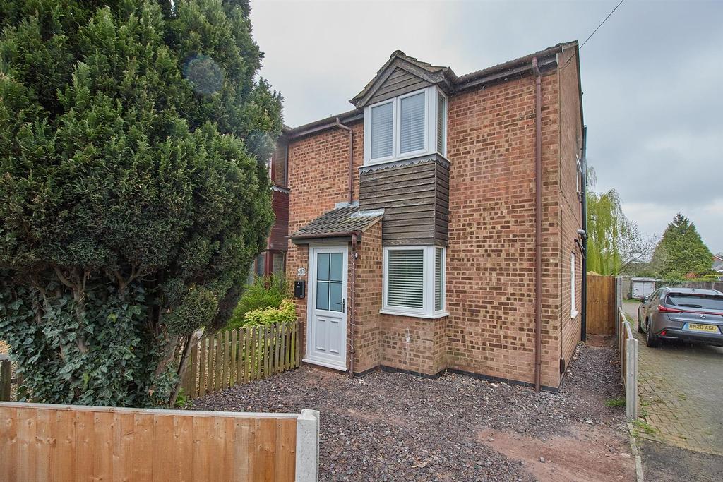 Nutts Lane, Hinckley 2 bed semidetached house £180,000