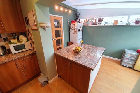 73 Beaumont Road, Nuneaton, CV11 5HF