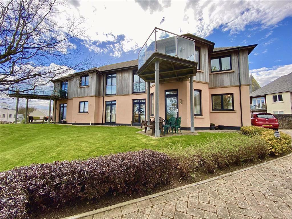 St Marys Hill, St Mary's, Brixham, TQ5 2 bed flat £279,950