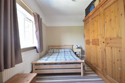 15 Ullenwood Road, Gloucester, GL4 4RA