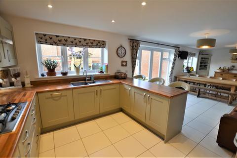 22 Dacey Drive, Upper Heyford, Bicester, OX25 5AA