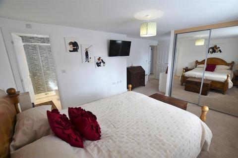 22 Dacey Drive, Upper Heyford, Bicester, OX25 5AA
