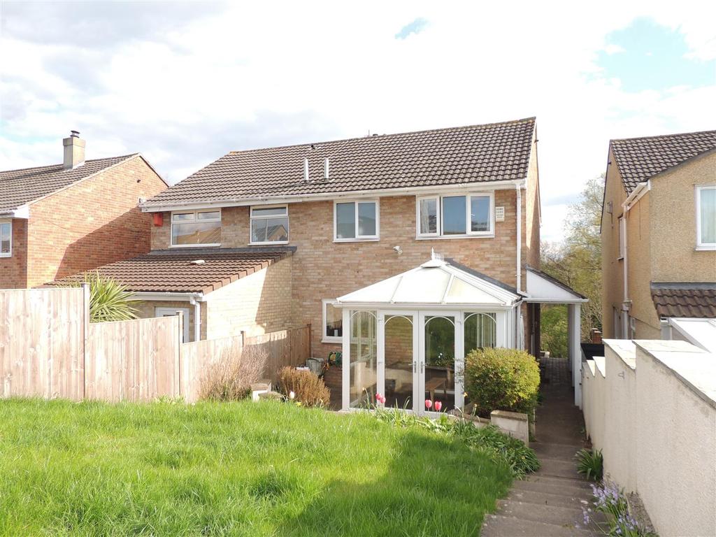 Malvern Drive, Warmley, Bristol 3 bed semidetached house £250,000