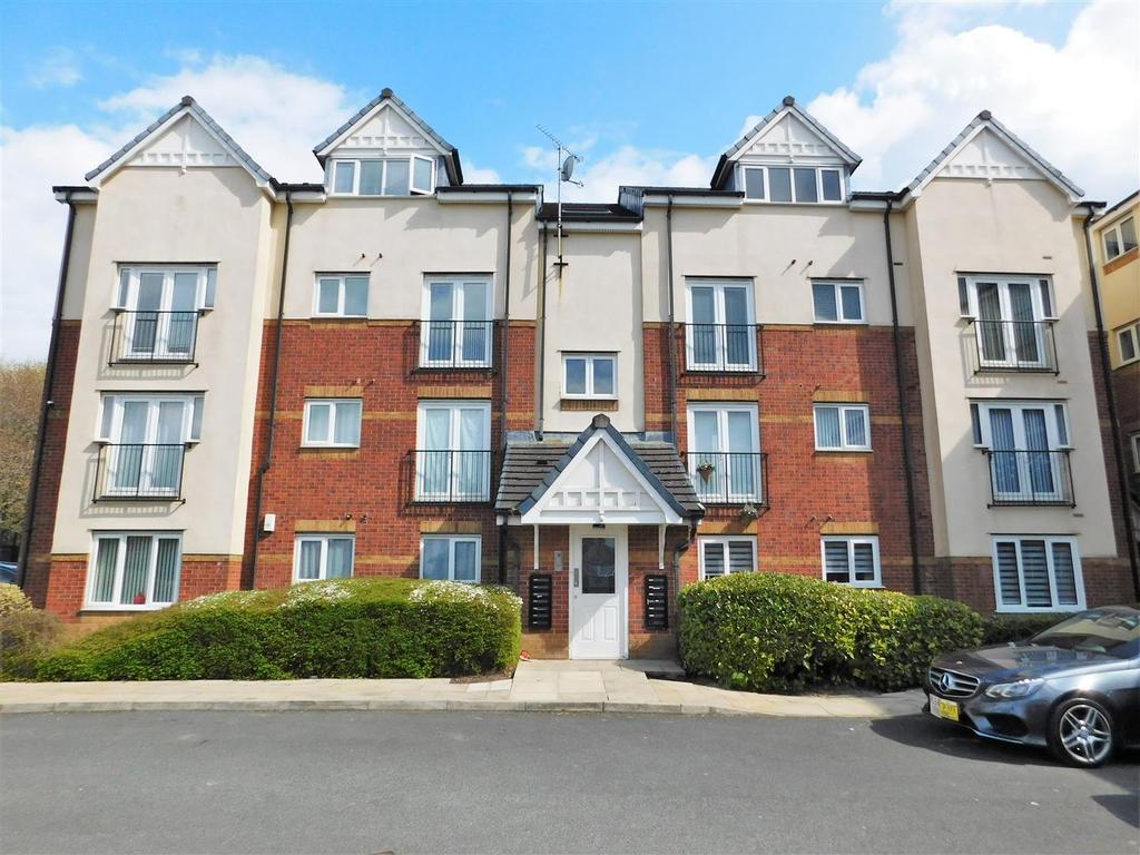 Pinhigh Place, Lancaster Road, Salford 2 bed flat £695 pcm (£160 pw)