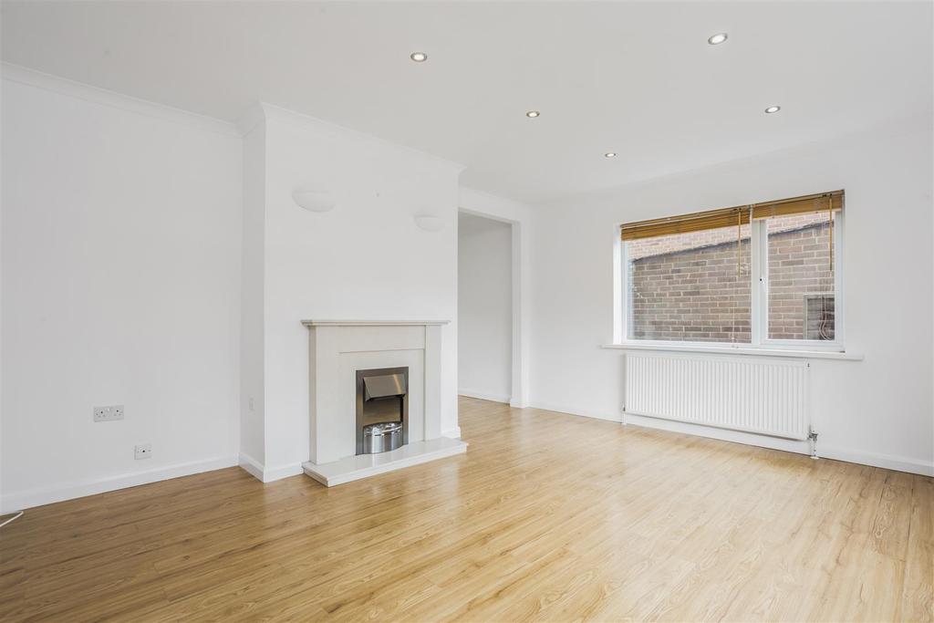Ranelagh Crescent, Ascot 4 bed detached house £575,000