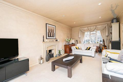 11 Wallers Hoppet, Loughton, IG10 1SP