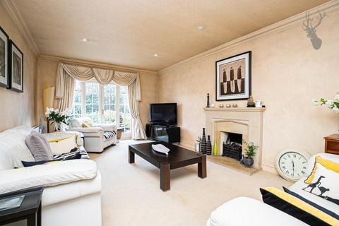 11 Wallers Hoppet, Loughton, IG10 1SP