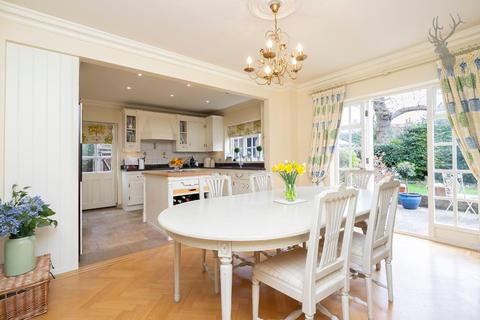 11 Wallers Hoppet, Loughton, IG10 1SP
