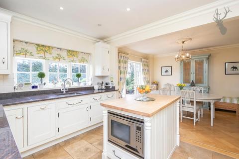11 Wallers Hoppet, Loughton, IG10 1SP