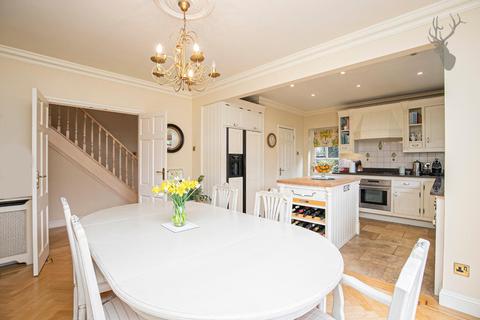 11 Wallers Hoppet, Loughton, IG10 1SP