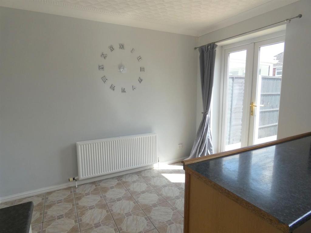 Greyfriars Wybers Wood Grimsby 3 bed semidetached bungalow £650 pcm