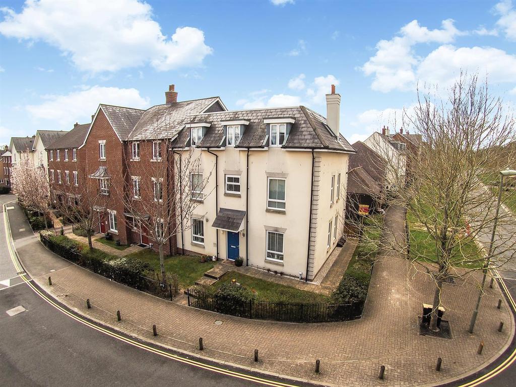 Picket Twenty Way, Andover 2 bed apartment £175,000