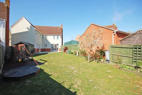 1 Custerson Drive, Black Notley, Braintree, CM77 8ZS