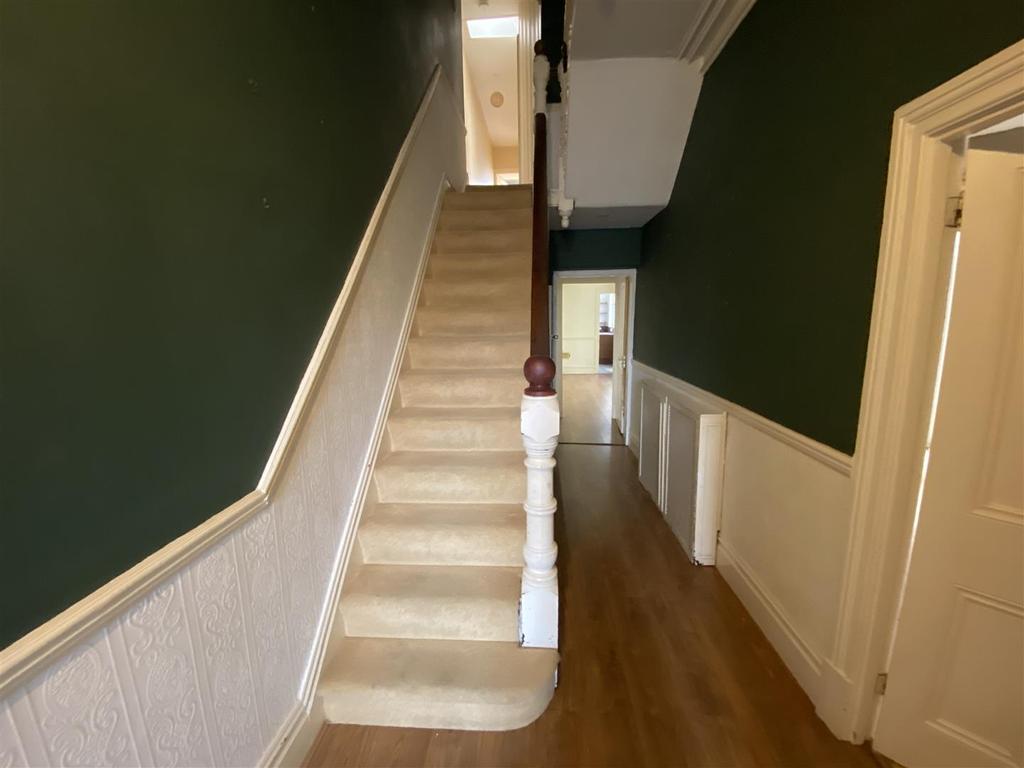 Coleshill Terrace, Llanelli 5 bed property £199,995