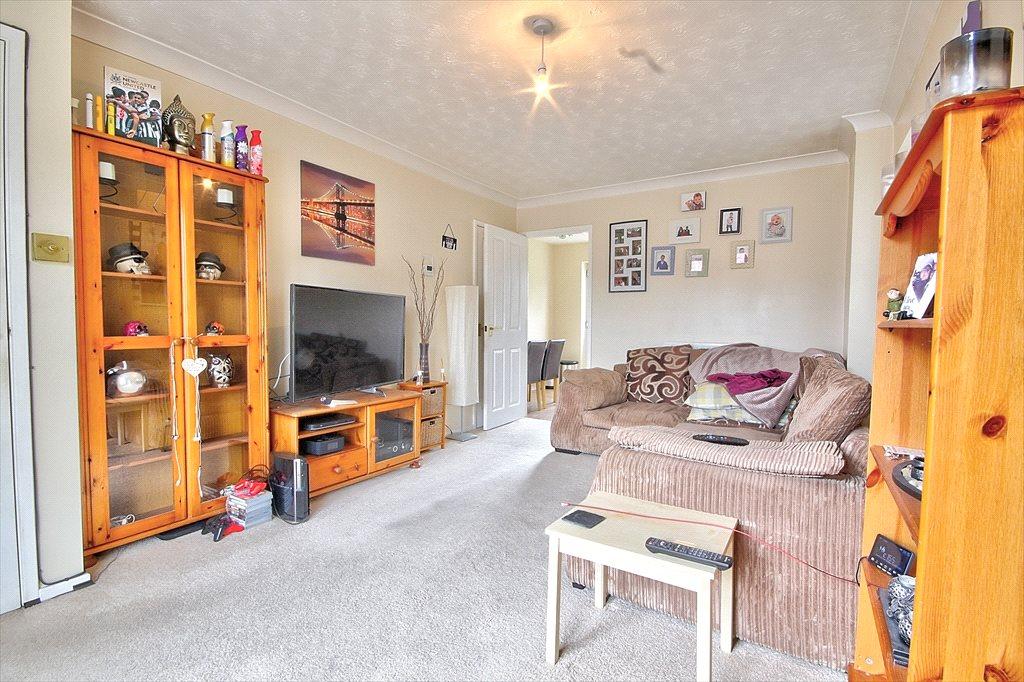 Larkspur Drive, Evesham, WR11 3 bed semidetached house £234,950