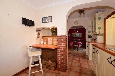 69 Deepdene Vale, Dorking, RH4 1NJ