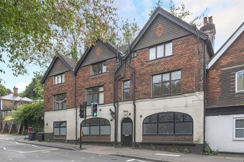 1a Kings Road, Haslemere, GU27 2QA