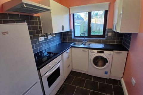 2 bedroom apartment to rent, Mill Lane, Redhill