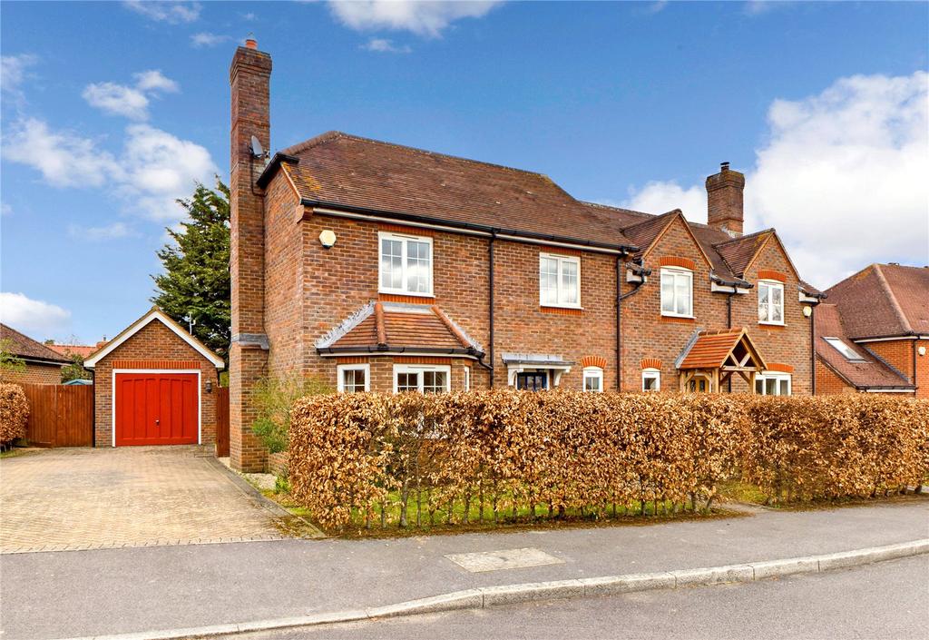 Hollycroft, Ashford Hill, Thatcham, Hampshire, RG19 3 bed semidetached