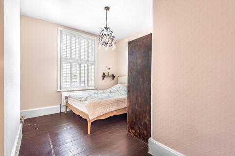 124a Manor Lane, London, SE12 8LR