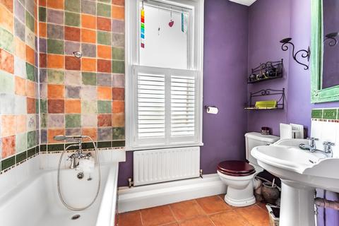 124a Manor Lane, London, SE12 8LR